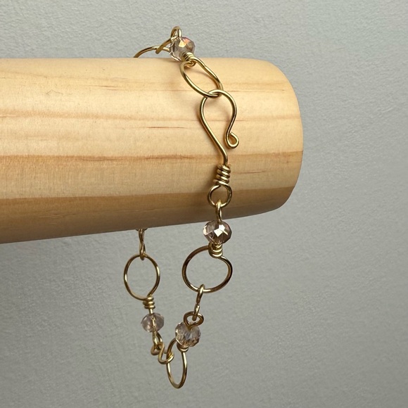Hand Crafted Brass Wire Wrapped Link Bracelet With Glass Beads Size 7 - Picture 3 of 11